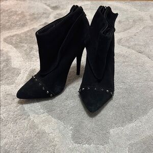 Steve Madden Black Heeled Booties with Pointed Toe